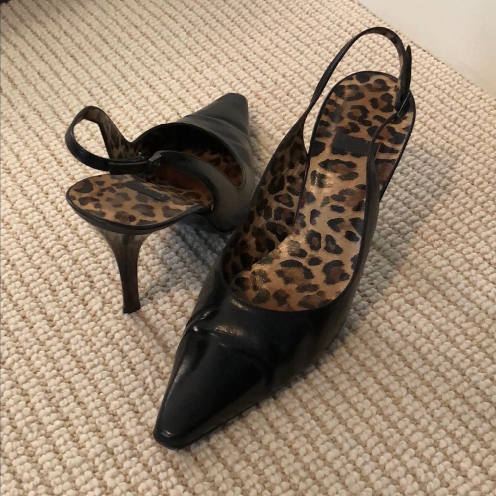 GORGEOUS Stuart Weitzman black leather sling back